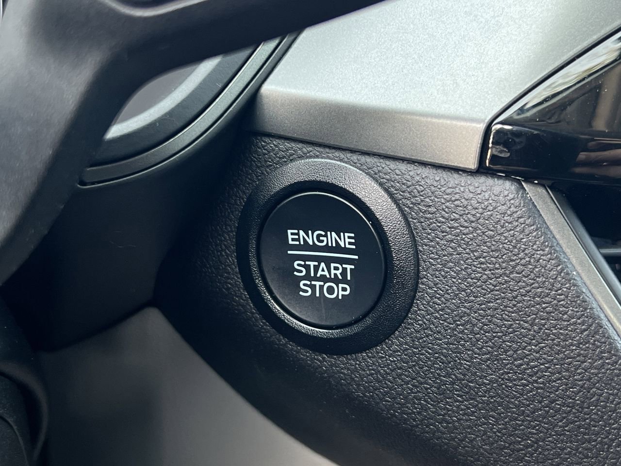 Used 2025 Ford Escape Active image 21