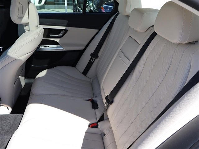 New 2025 Mercedes-Benz E 350 4MATIC Sedan image 5