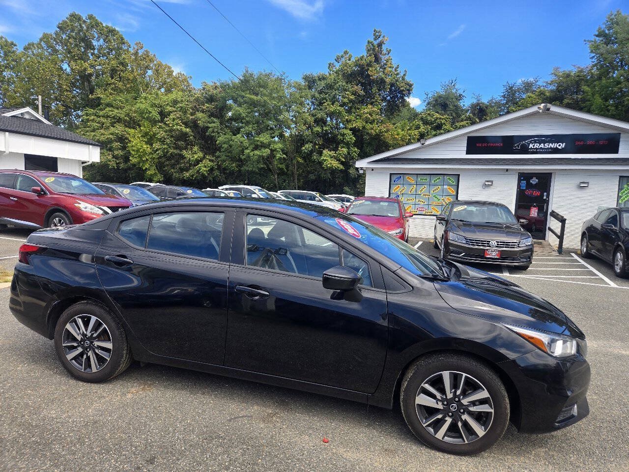Used 2021 Nissan Versa SV FWD image 5