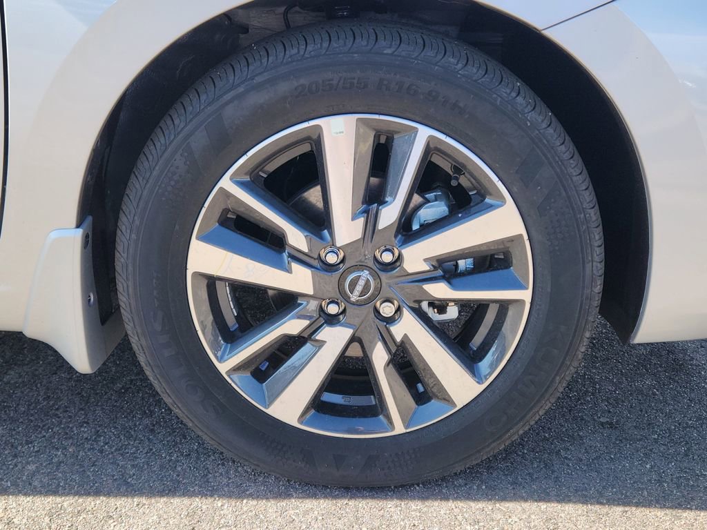 New 2025 Nissan Versa S w/ S Plus Package FWD image 13