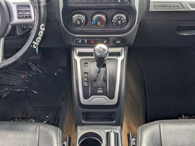 Used 2016 Jeep Compass Latitude FWD image 16