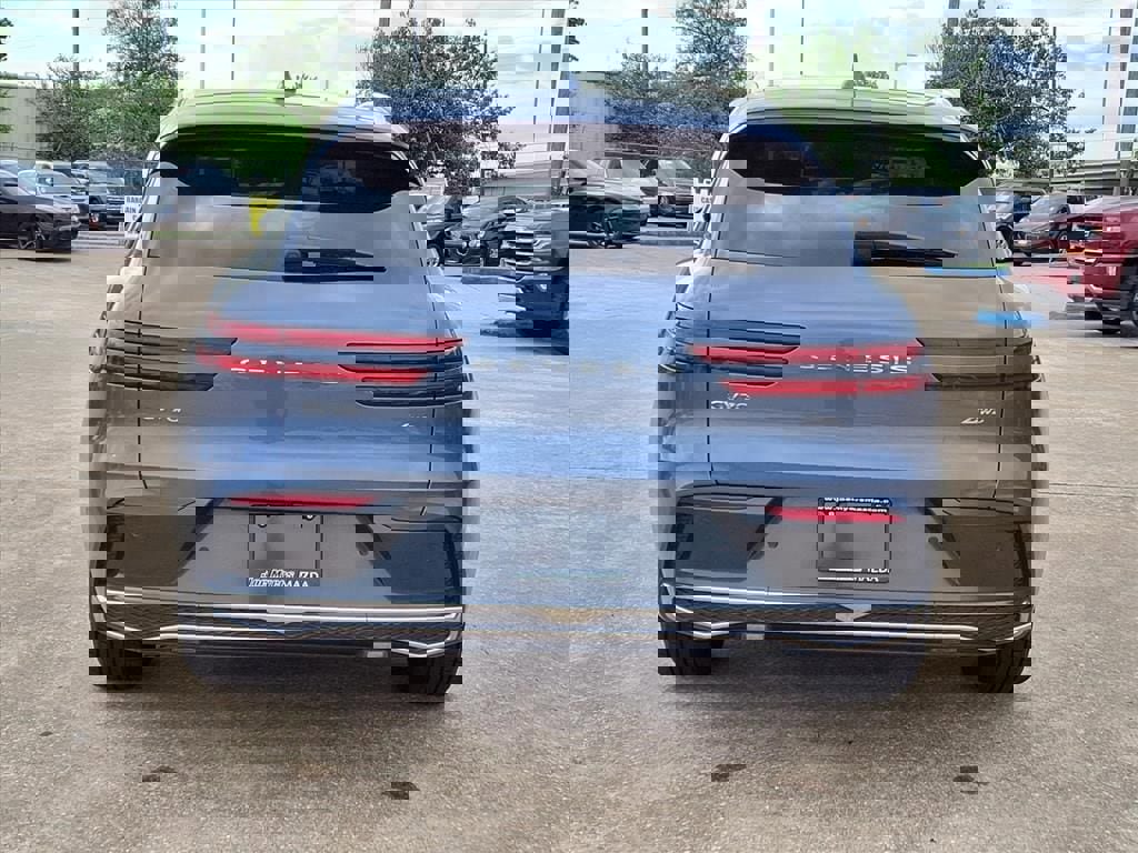 Used 2026 Genesis GV70 2.5T Advanced image 8