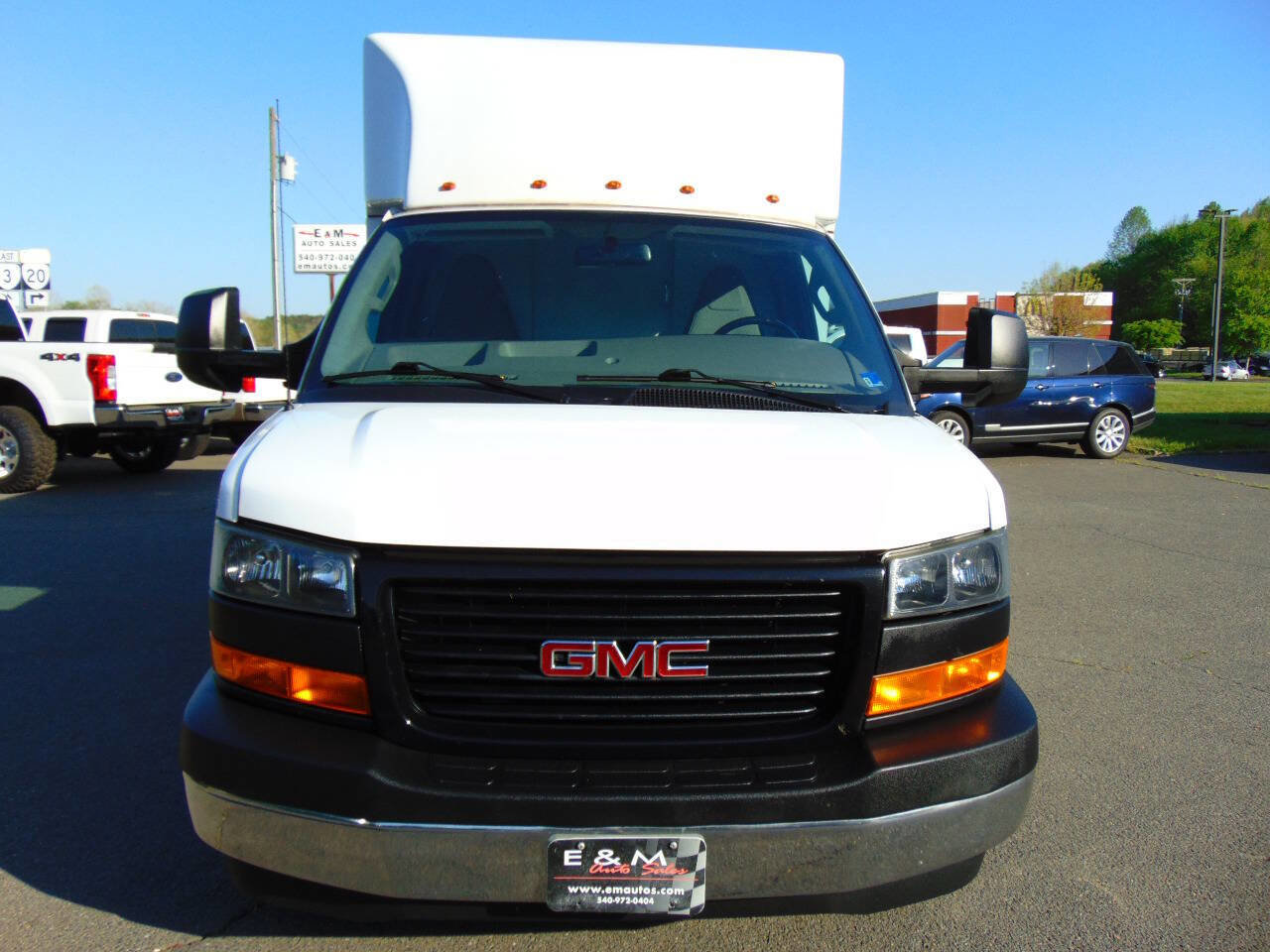 Used 2022 GMC Savana 3500 w/ Power Convenience Package RWD image 3