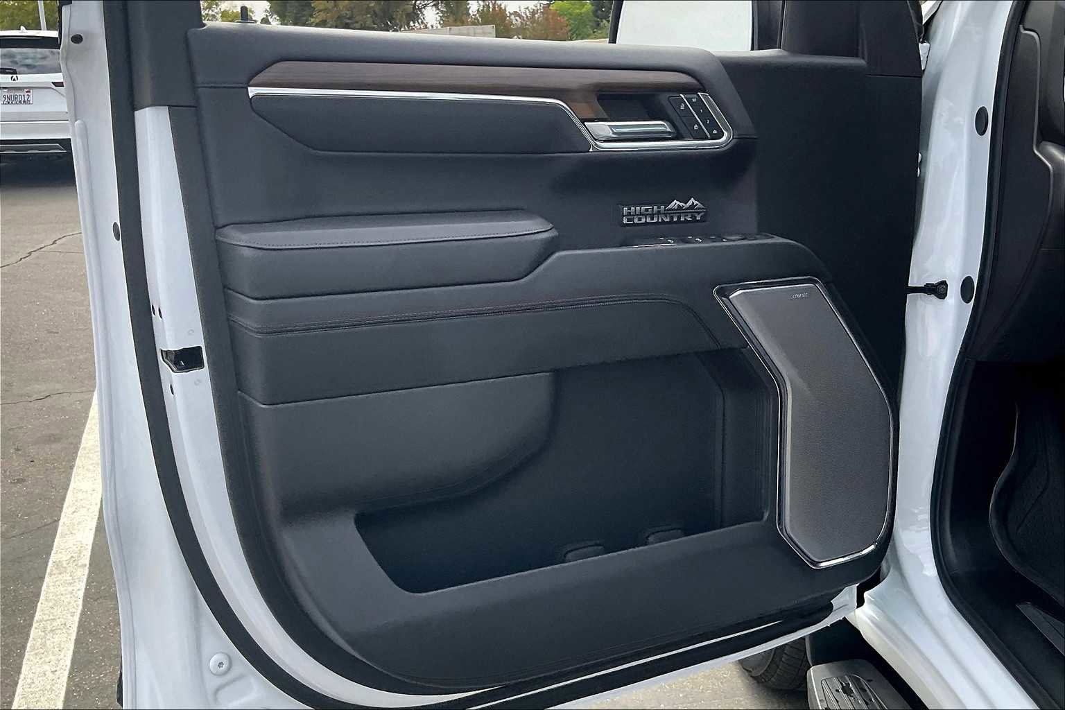 Used 2024 Chevrolet Silverado 1500 High Country w/ High Country Premium Package image 24