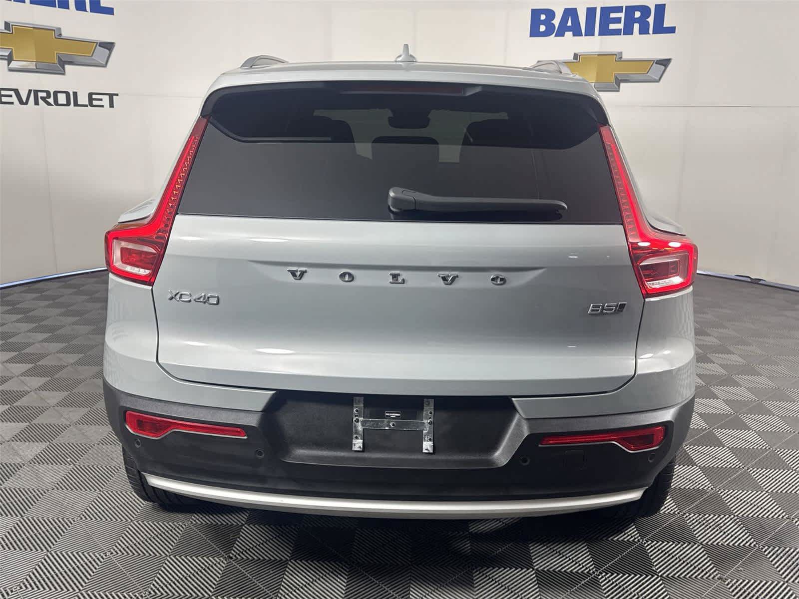 Used 2025 Volvo XC40 B5 Core w/ Protection Package Premier AWD/4WD image 4