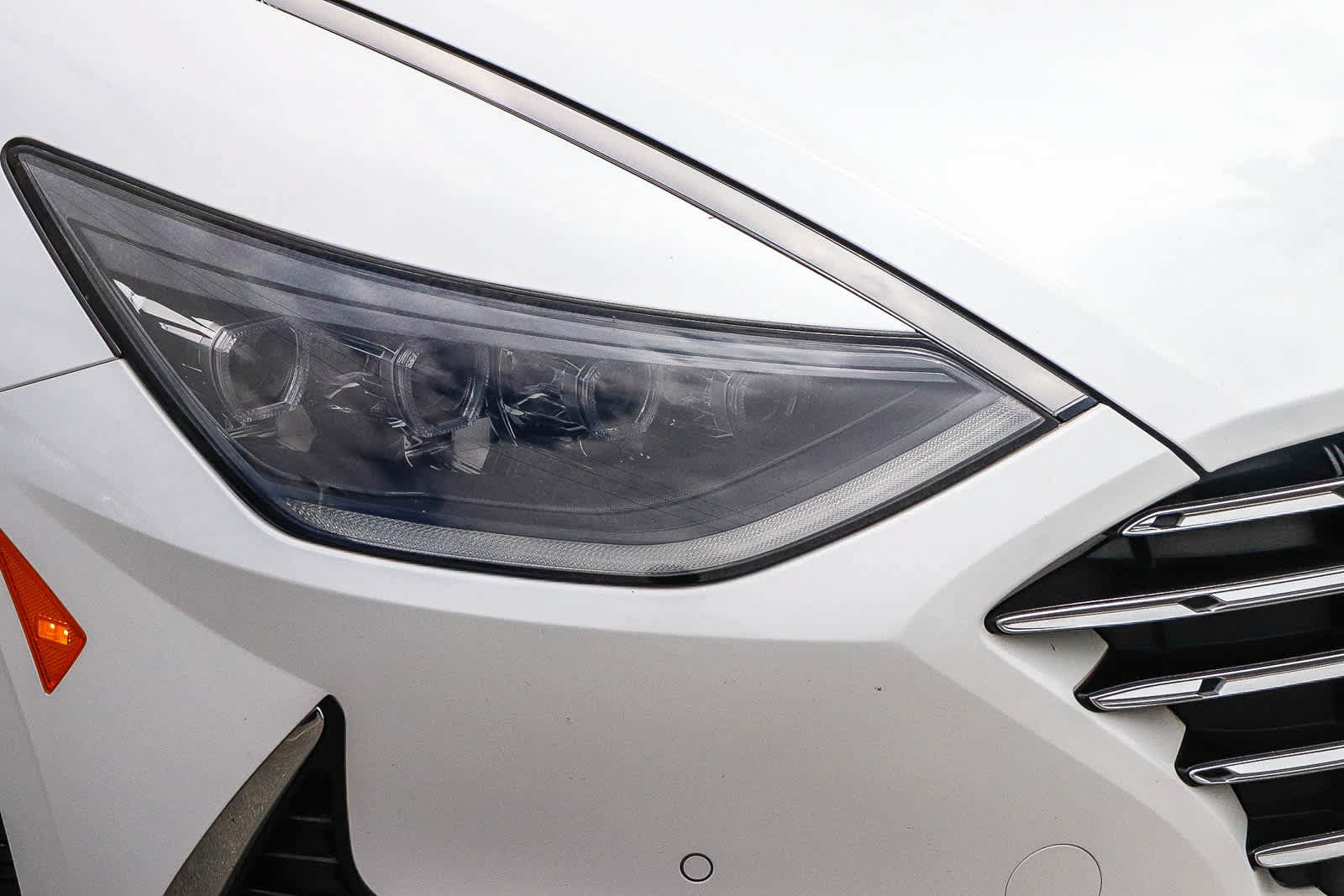 Used 2022 Hyundai Sonata Limited w/ Cargo Package FWD image 4
