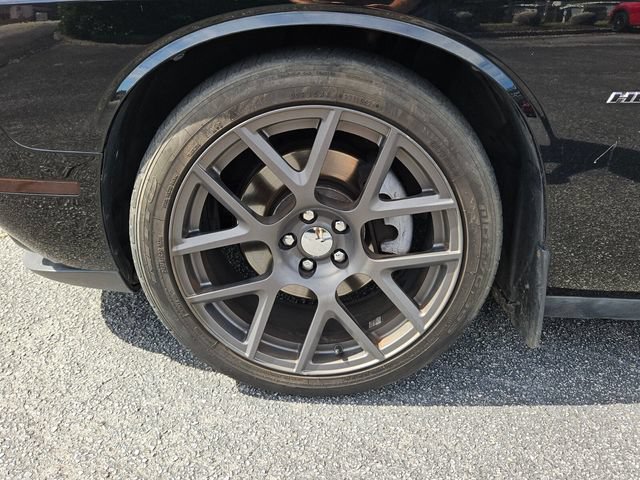 Used 2016 Dodge Challenger R/T Plus RWD image 9