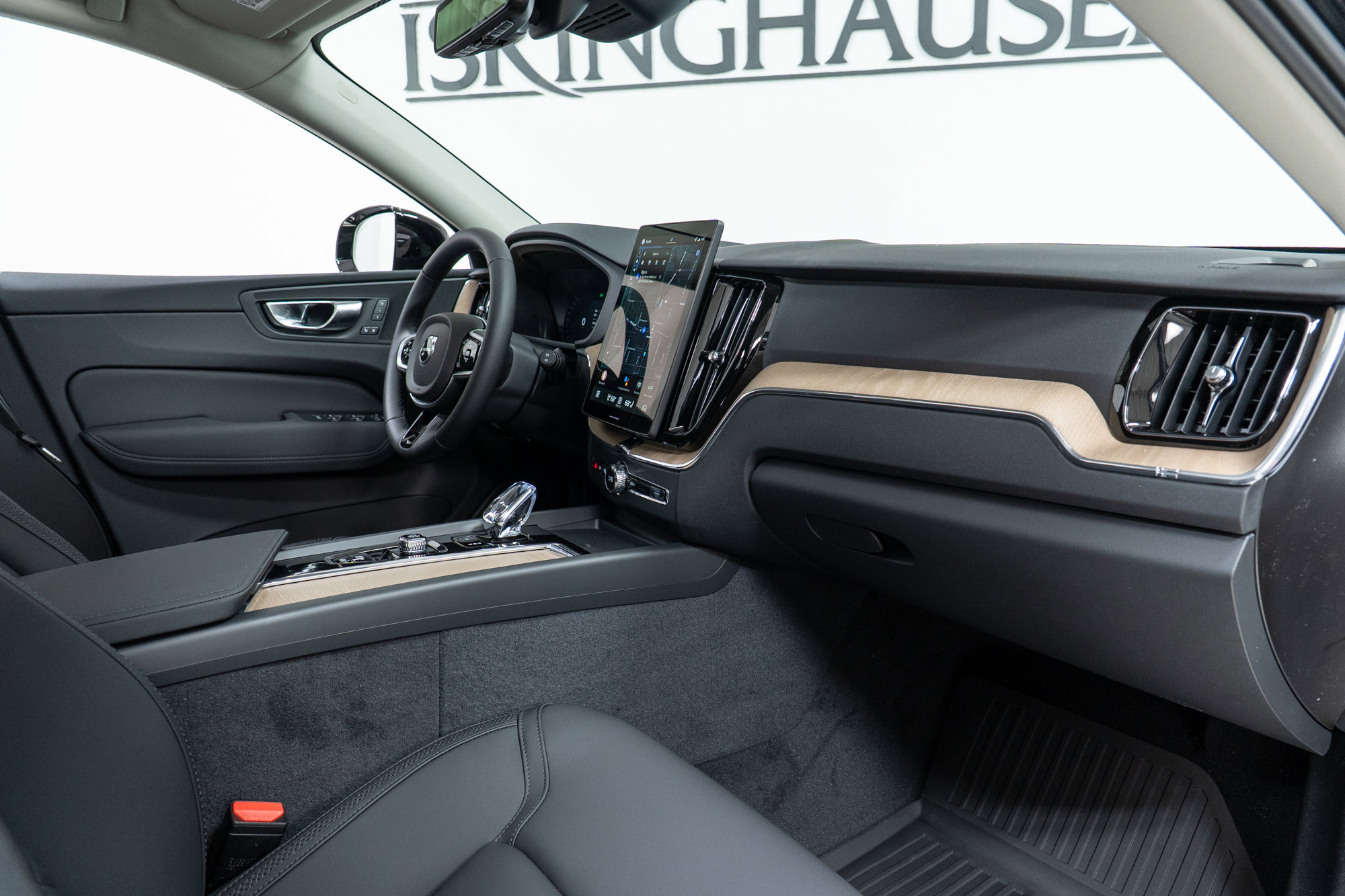 New 2026 Volvo XC60 B5 Core w/ Climate Package image 21