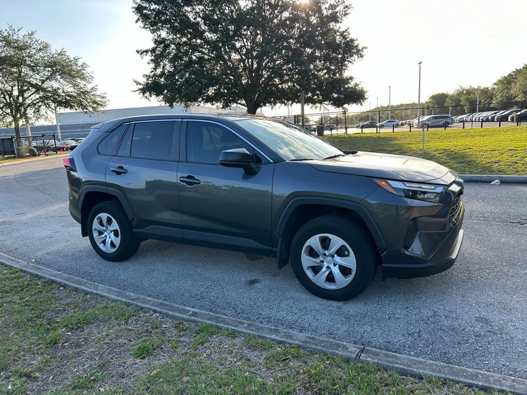 Used 2024 Toyota RAV4 LE AWD/4WD image 7