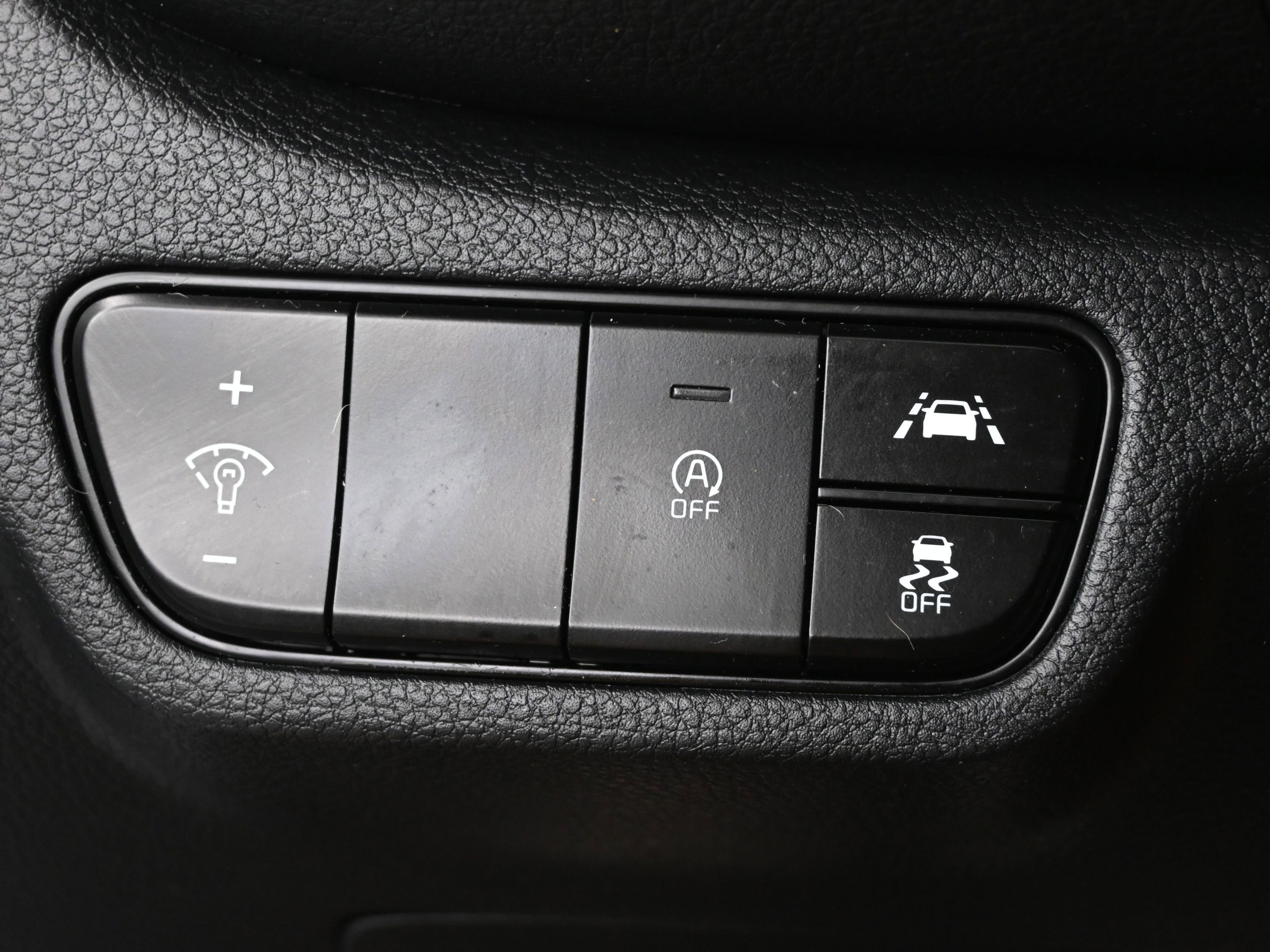 Used 2021 Kia Seltos SX w/ SX Sunroof Package image 12