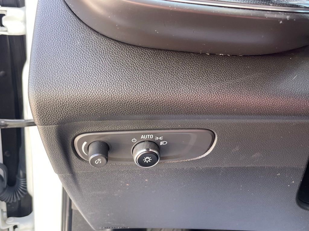 Used 2023 Buick Envision Essence FWD image 12