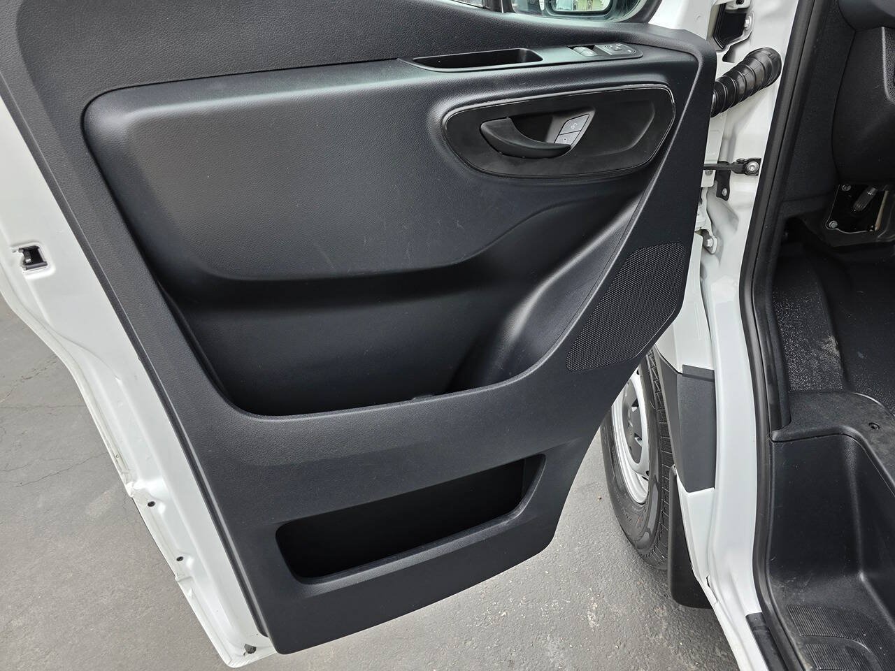 Used 2022 Mercedes-Benz Sprinter 2500 image 18