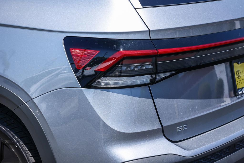 New 2025 Volkswagen Taos SE image 13