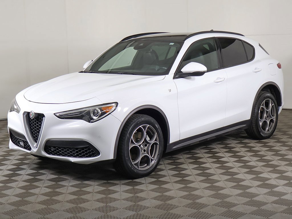 Used 2022 Alfa Romeo Stelvio Ti image 9