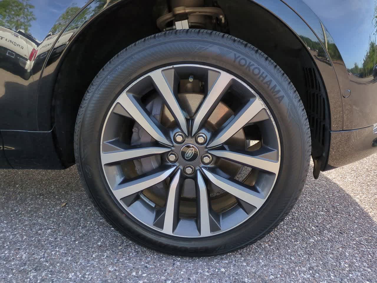 Used 2021 Land Rover Discovery S R-Dynamic image 11