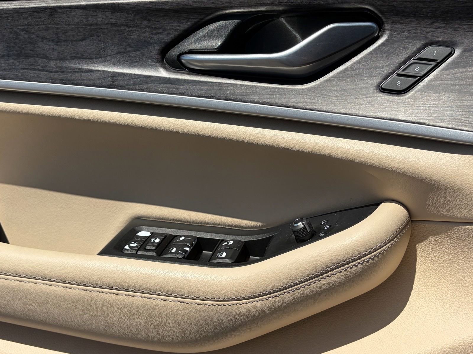 Used 2021 Jeep Grand Cherokee L Limited AWD/4WD image 28