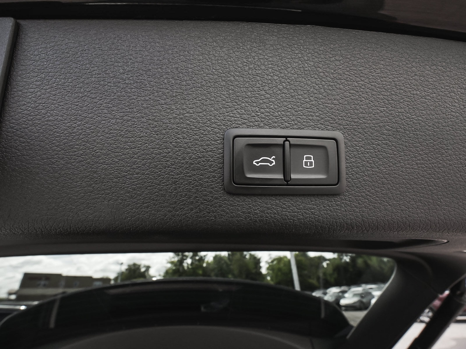 Used 2024 Audi Q8 e-tron Premium AWD/4WD image 47