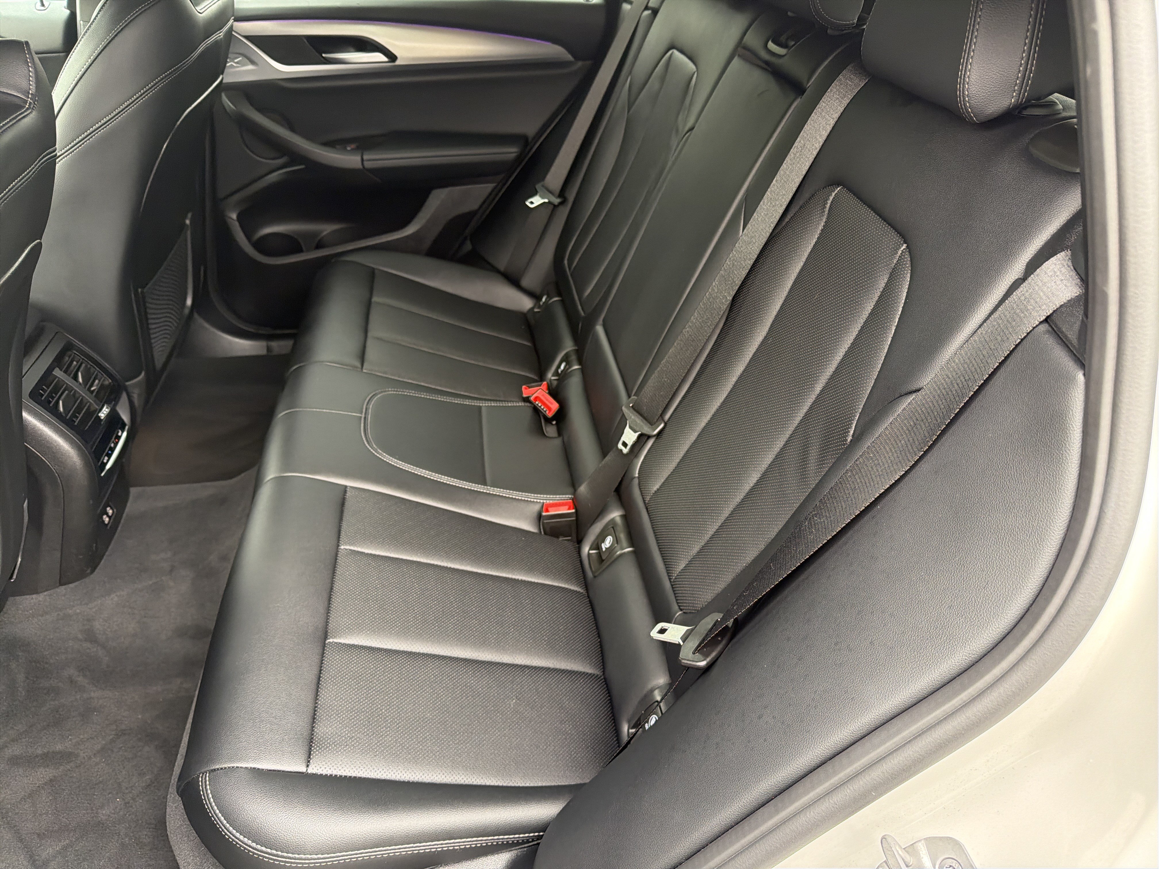 Certified 2025 BMW X4 xDrive30i w/ Premium Package AWD/4WD image 20