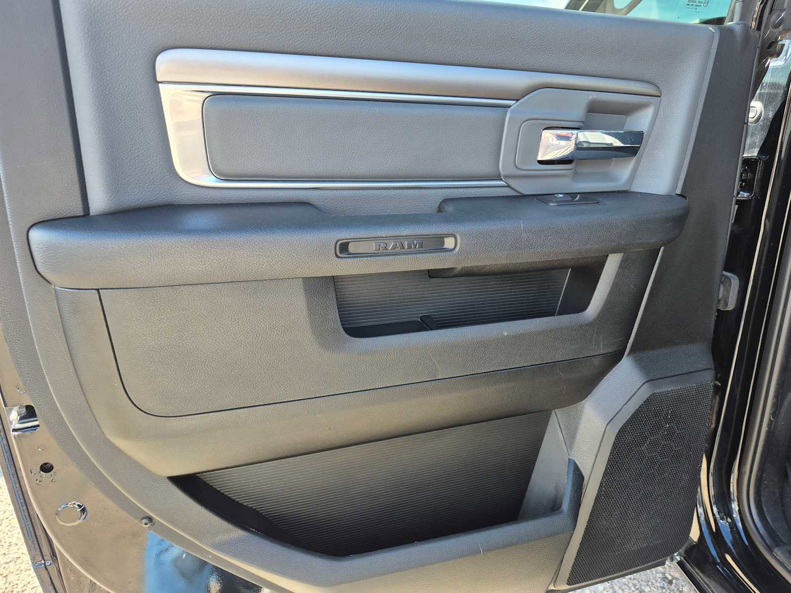 Used 2022 RAM 1500 Classic SLT w/ Protection Group image 30