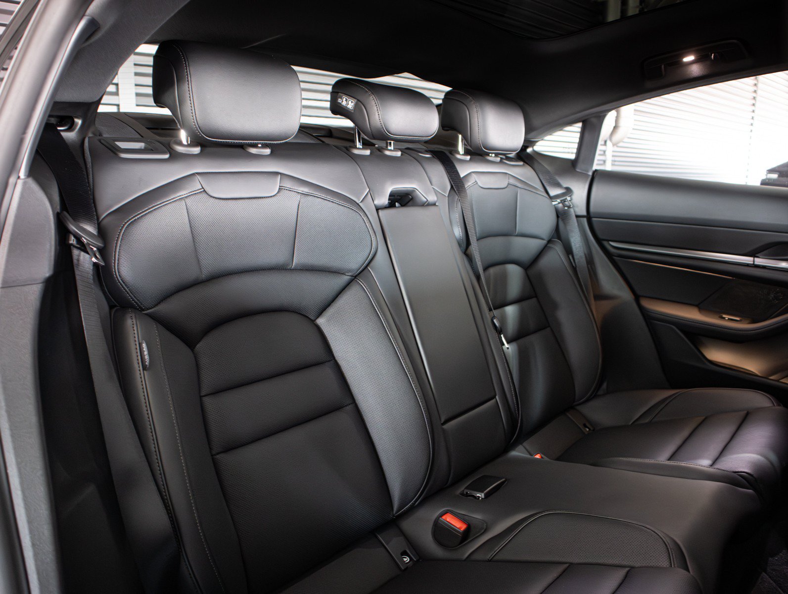 Certified 2026 Porsche Taycan AWD/4WD image 6