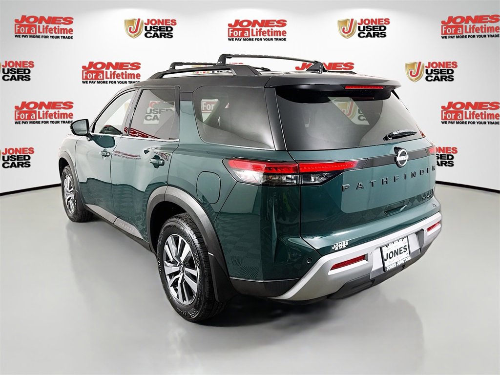Certified 2023 Nissan Pathfinder SL w/ Black Appearance Package image 2