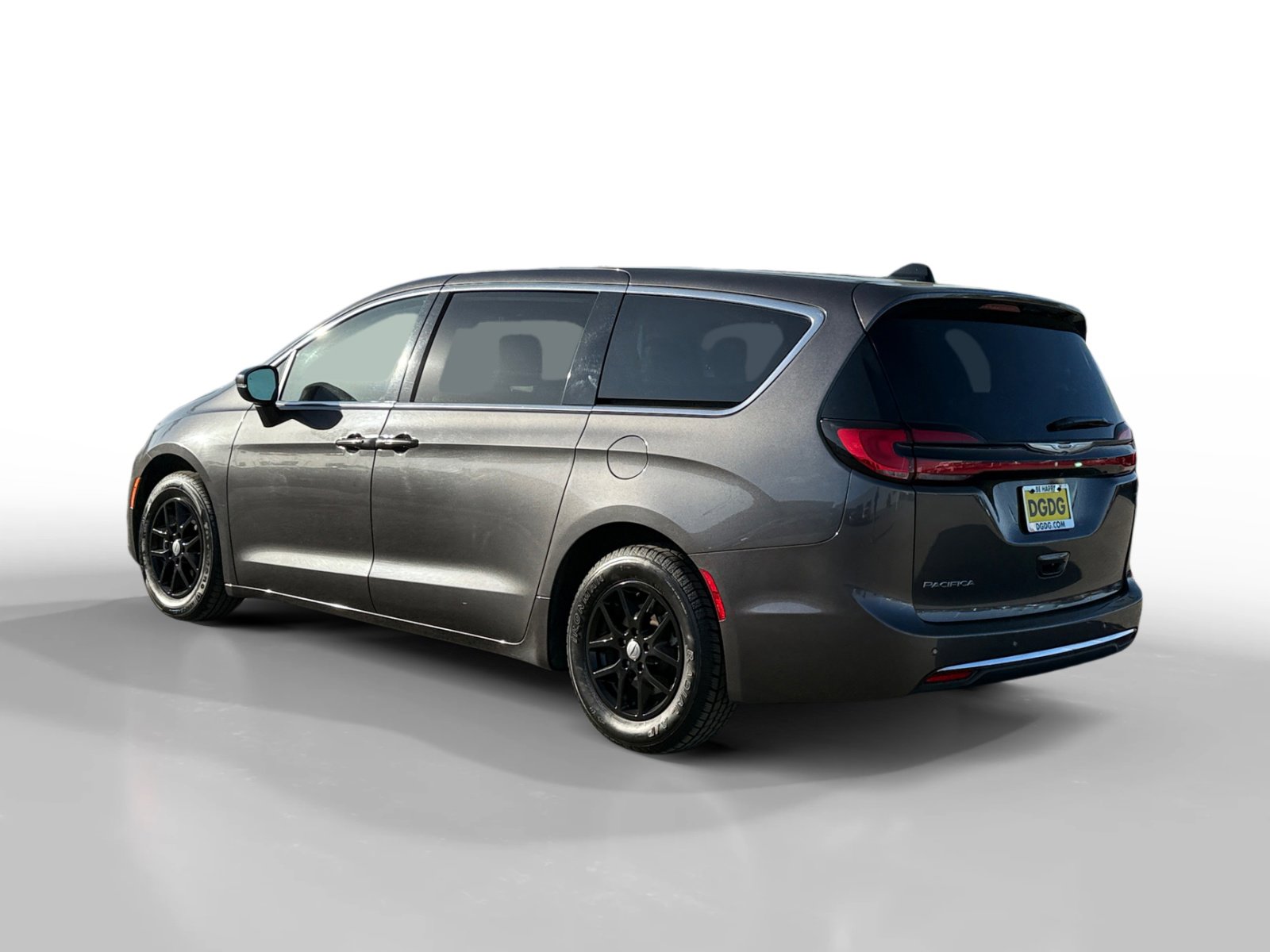 Used 2023 Chrysler Pacifica Touring-L image 3