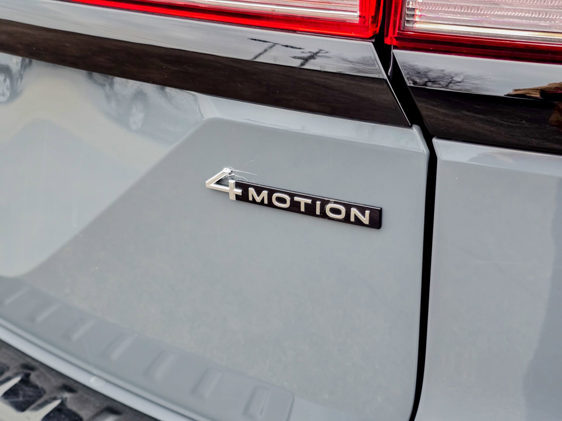 Used 2024 Volkswagen Atlas Peak Edition SE image 22