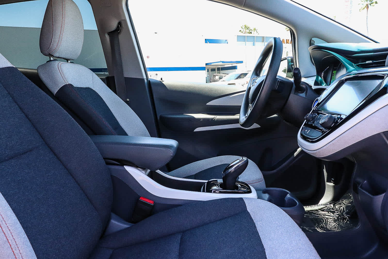 Used 2017 Chevrolet Bolt LT FWD image 26
