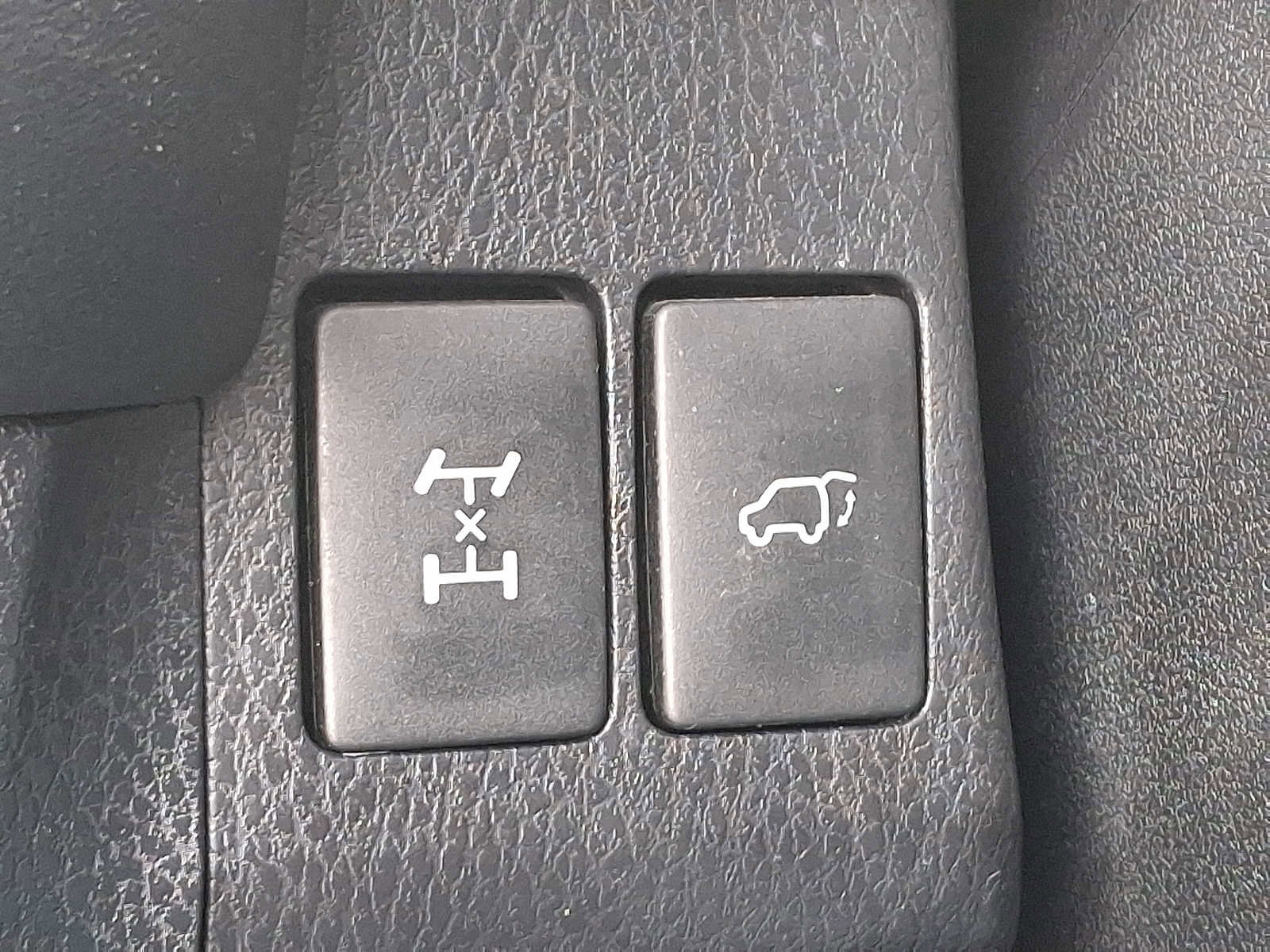 Used 2016 Toyota RAV4 SE w/ Cargo Management Package image 25