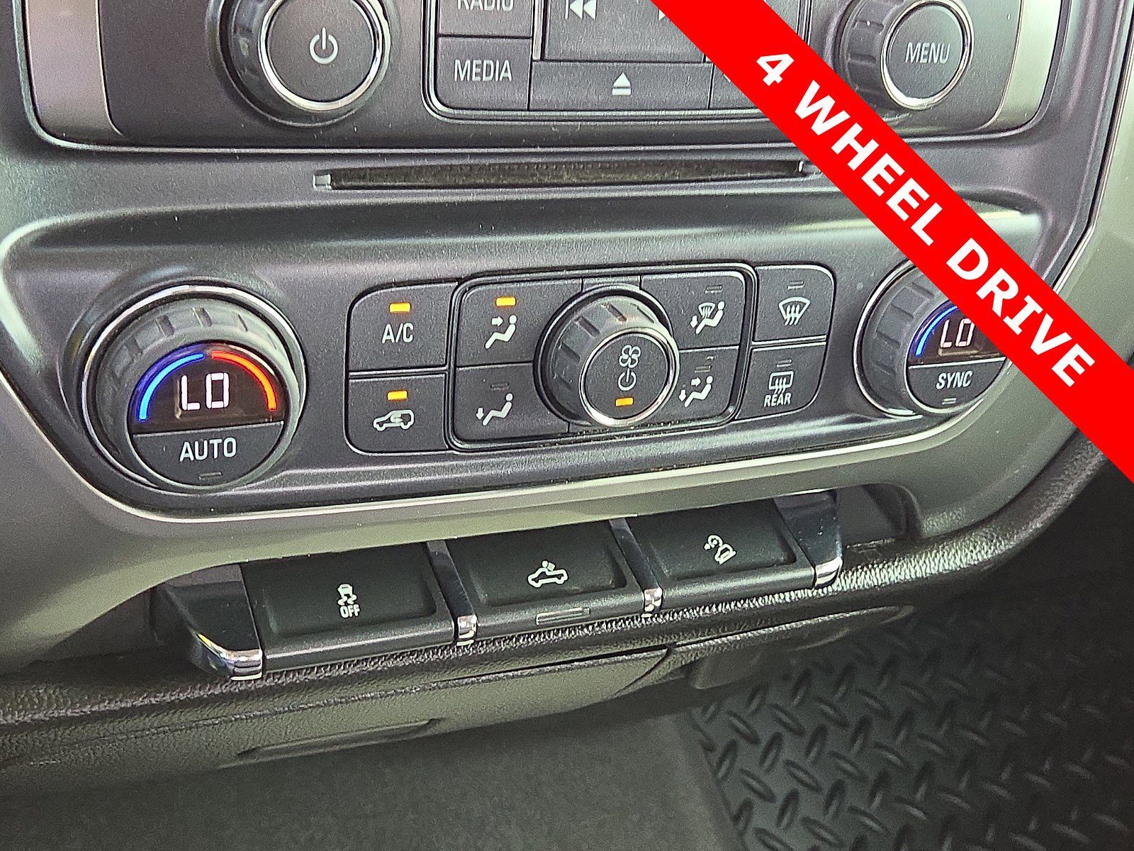 Used 2018 Chevrolet Silverado 1500 LT w/ Texas Edition image 18