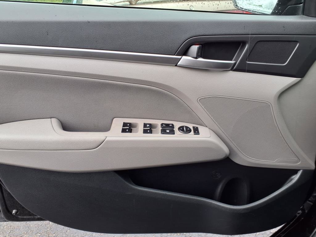Used 2019 Hyundai Elantra Value Edition w/ Cargo Package FWD image 9