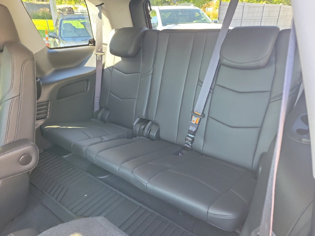 Used 2016 Cadillac Escalade Luxury AWD/4WD image 19