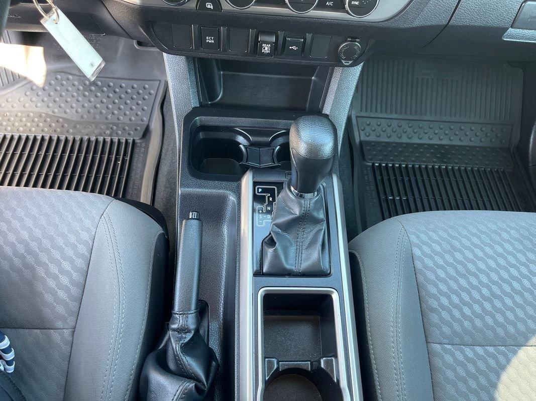 Used 2022 Toyota Tacoma SR5 AWD/4WD image 20