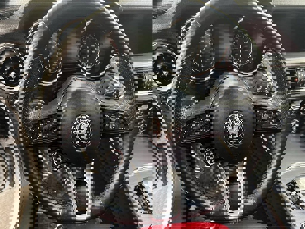 Used 2022 Alfa Romeo Stelvio Veloce image 20