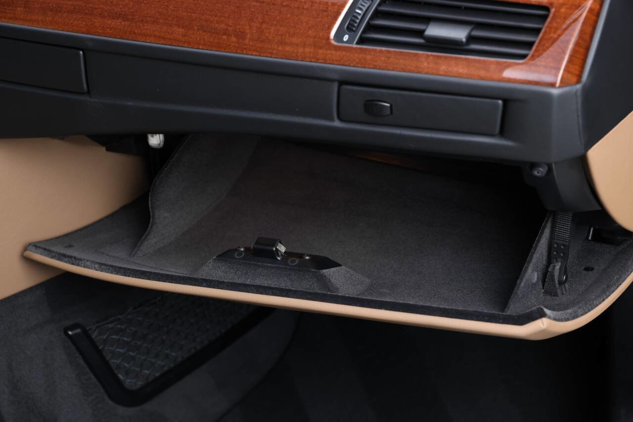 Used 2006 BMW M5 image 68