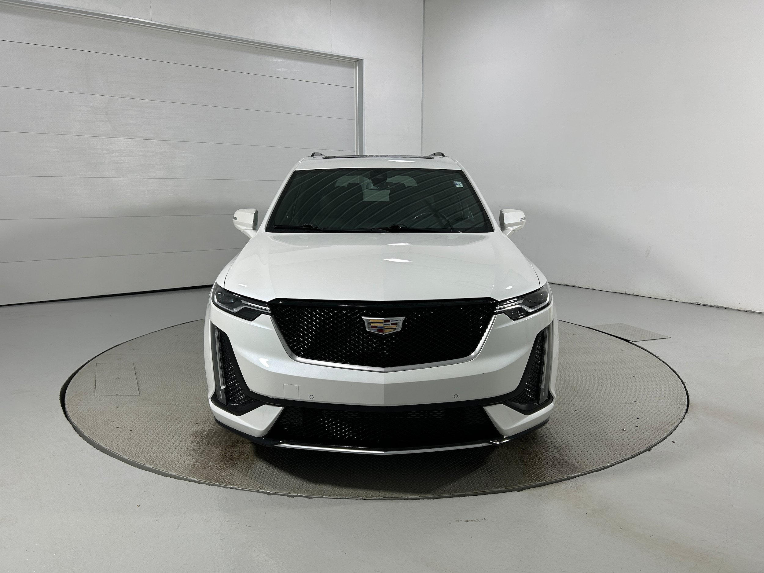 Used 2021 Cadillac XT6 Sport w/ LPO, Floor Liner Package AWD/4WD image 18