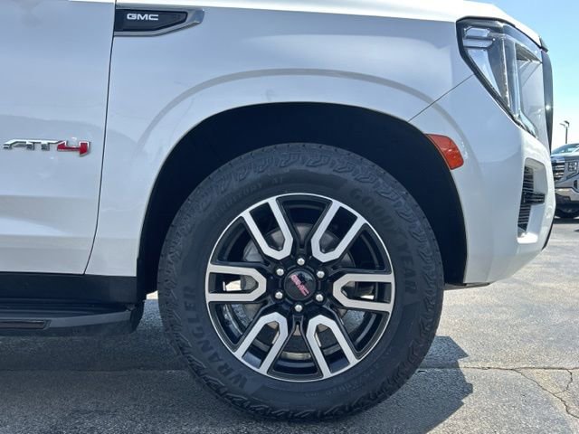 Used 2023 GMC Yukon AT4 w/ Technology Package AWD/4WD image 18