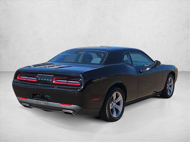 Used 2016 Dodge Challenger SXT RWD image 6