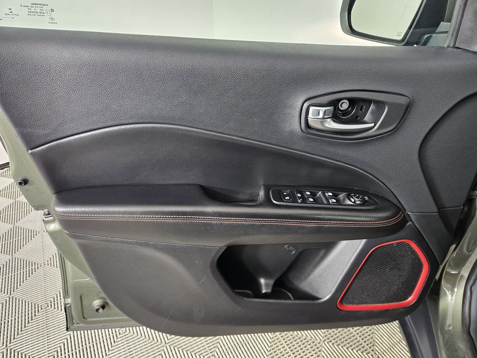 Used 2019 Jeep Compass Trailhawk w/ Cold Weather Group image 20