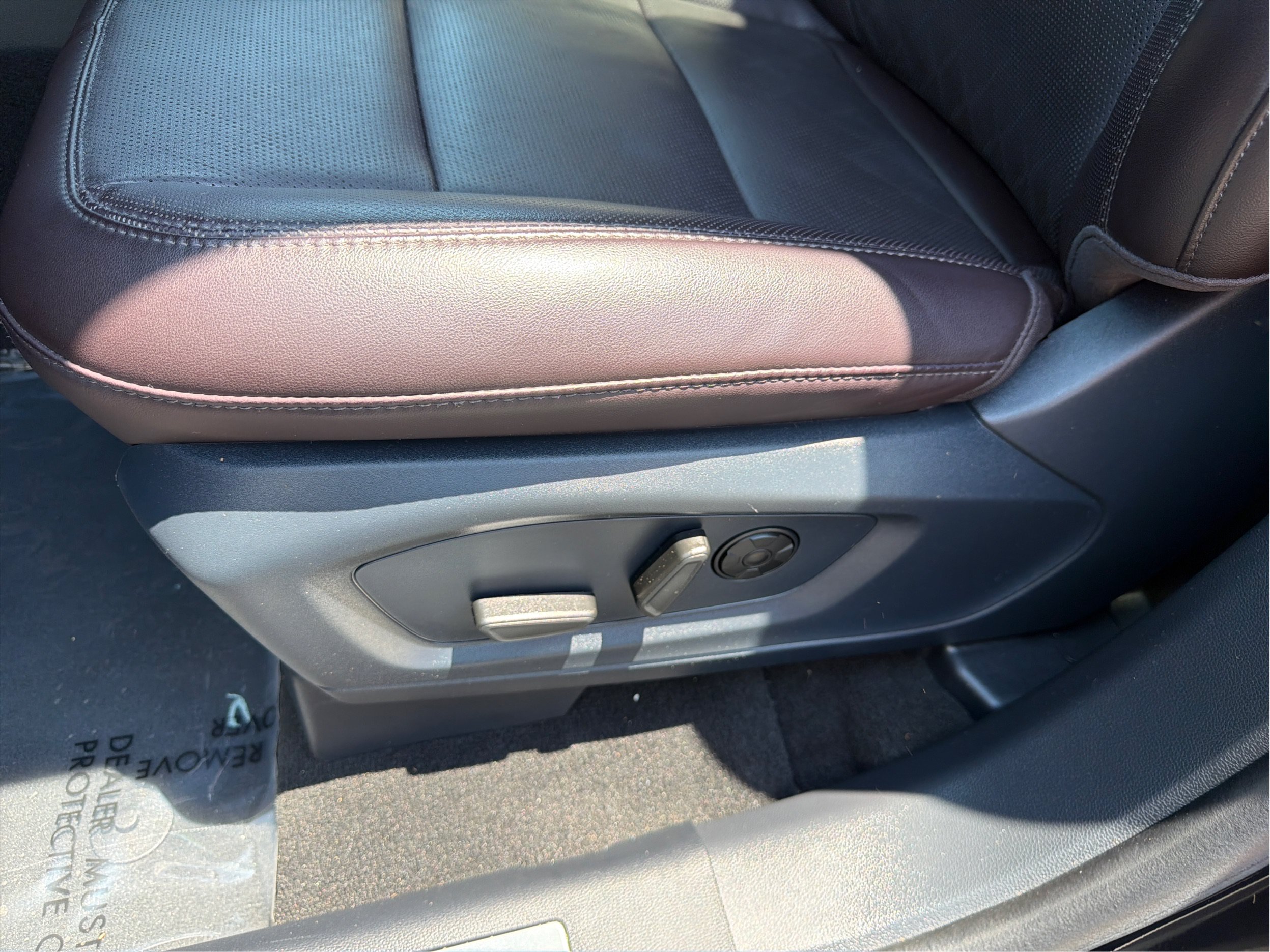 Used 2025 Ford Explorer Platinum AWD/4WD image 30