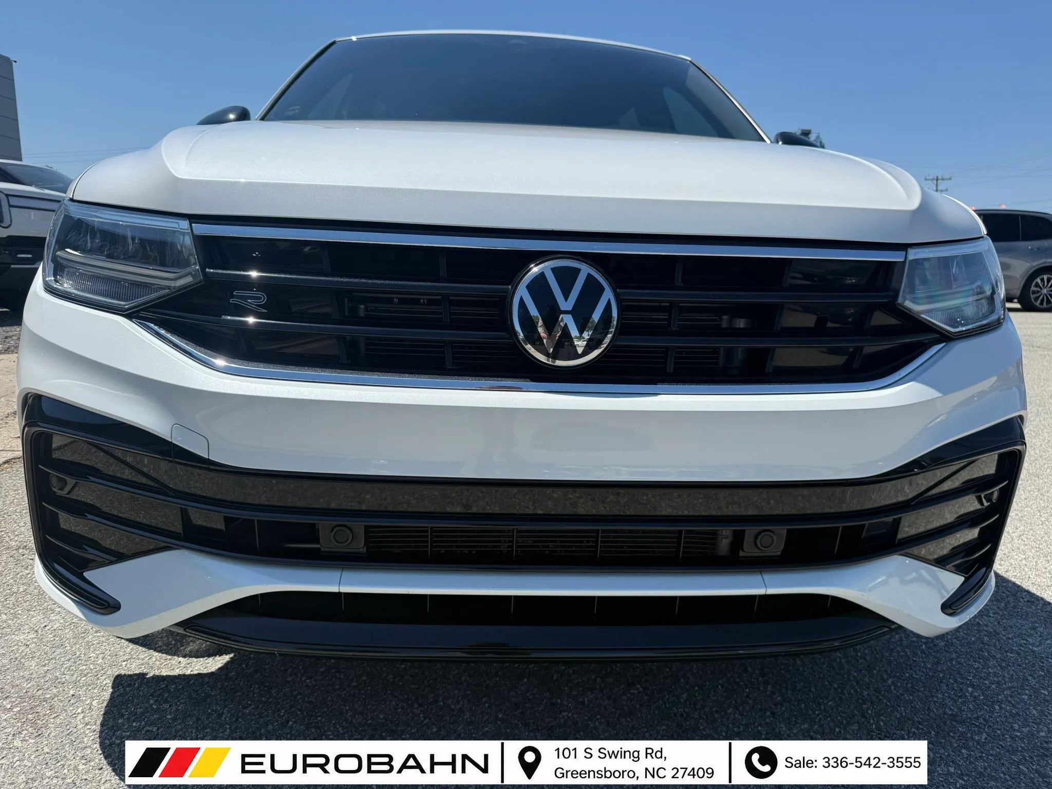 Used 2022 Volkswagen Tiguan SE R-Line FWD image 33