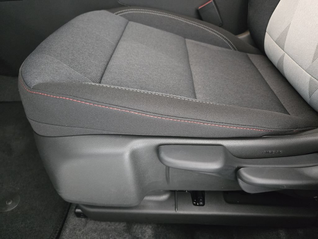 New 2026 Chevrolet Trax RS w/ Driver Confidence Package FWD image 25