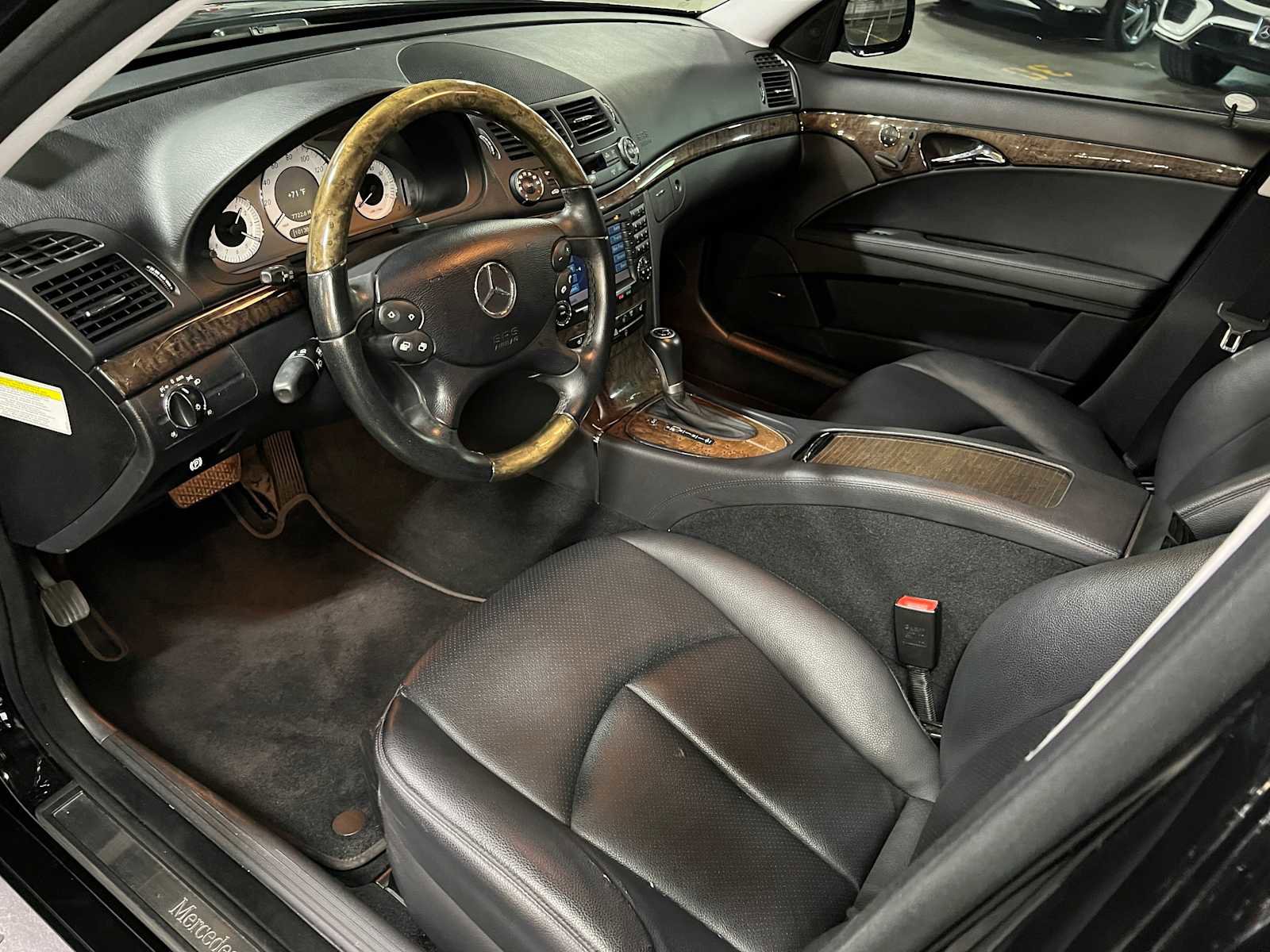 Used 2008 Mercedes-Benz E 350 4MATIC Sedan image 24