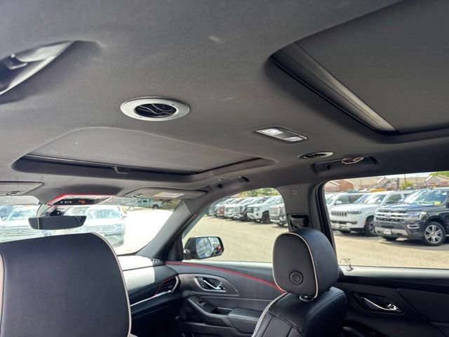 Used 2024 Chevrolet Traverse Premier w/ Redline Edition AWD/4WD image 17