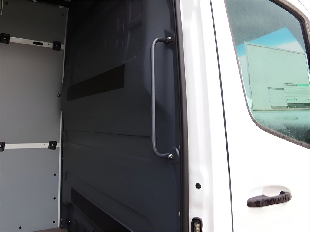 Used 2024 Mercedes-Benz Sprinter 3500 image 18
