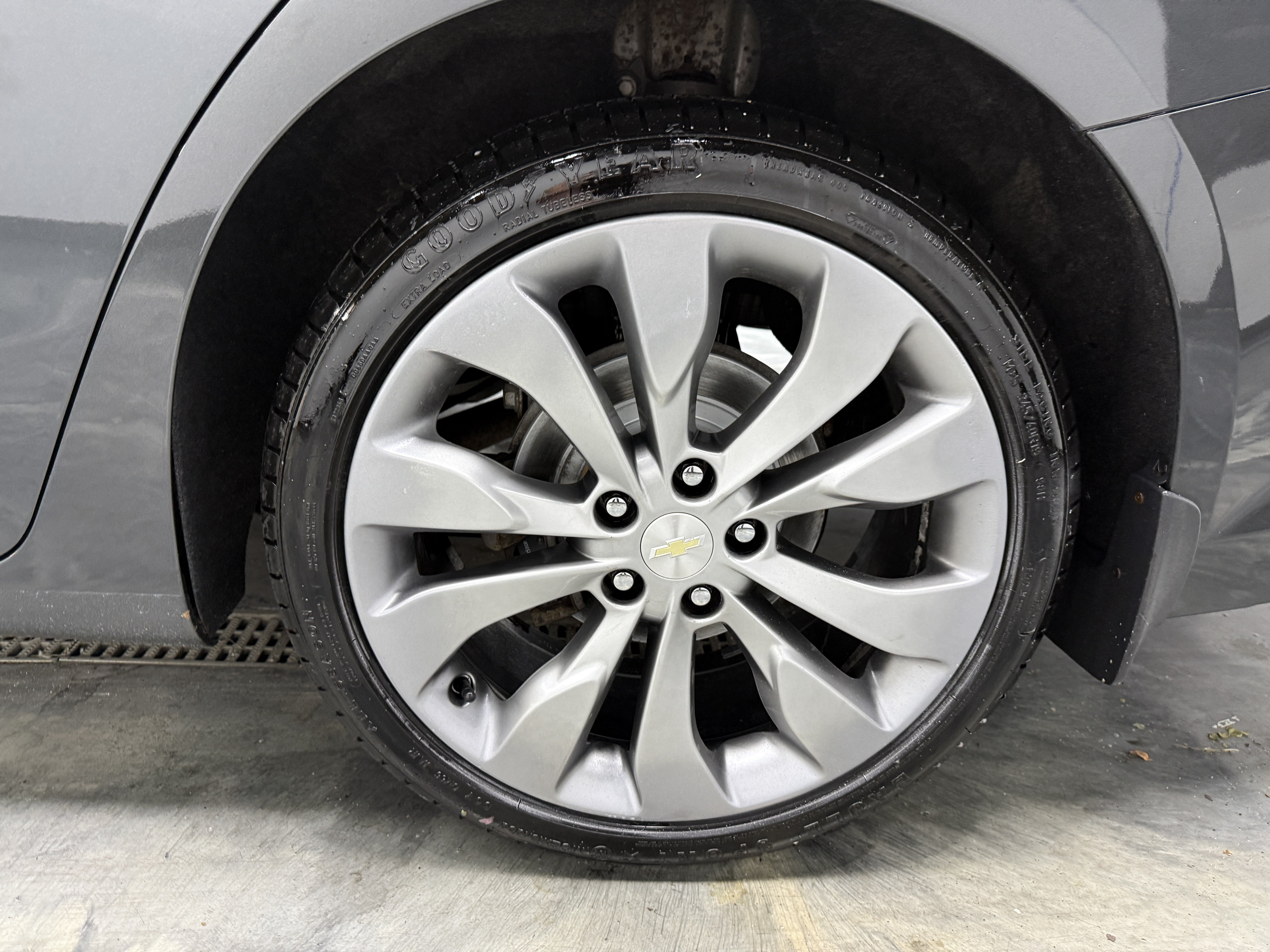 Used 2017 Chevrolet Malibu Premier w/ Premier Sun and Wheel Package FWD image 27