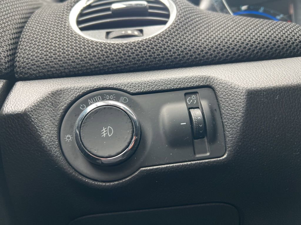 Used 2015 Chevrolet Cruze LT w/ Sun And Sound Package image 15