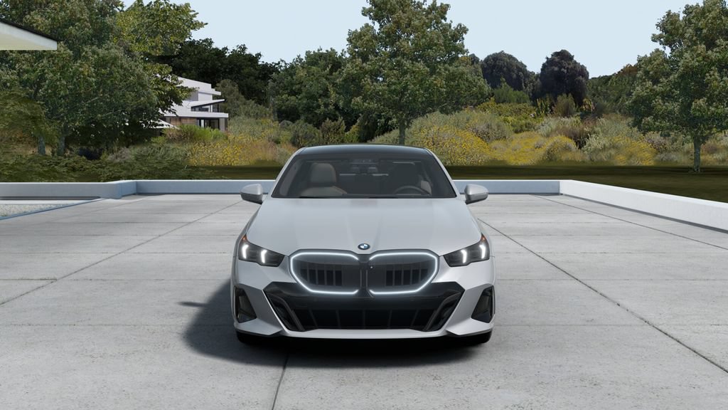 New 2027 BMW 550e xDrive AWD/4WD image 3