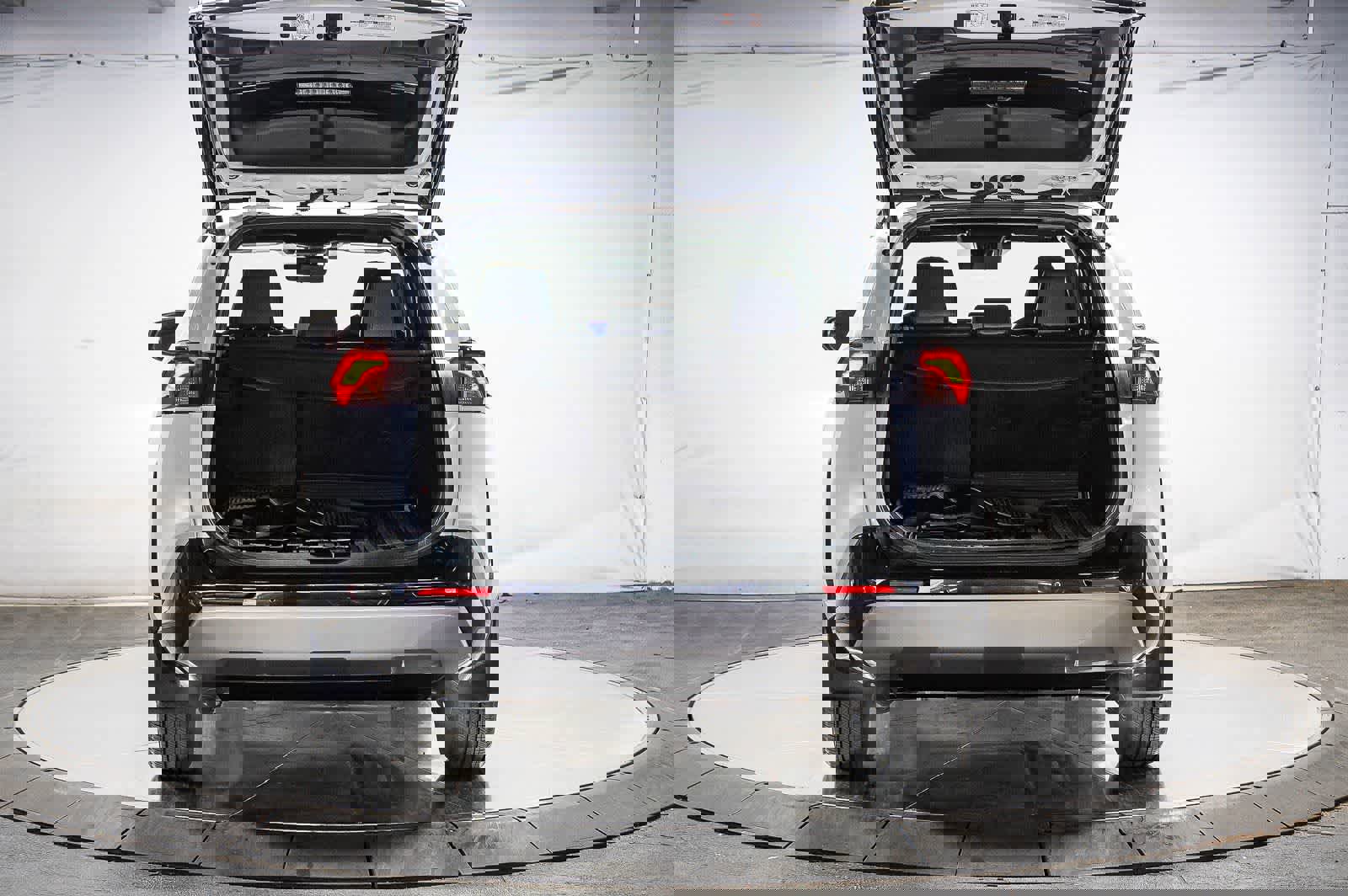 Used 2023 Toyota RAV4 XSE image 27