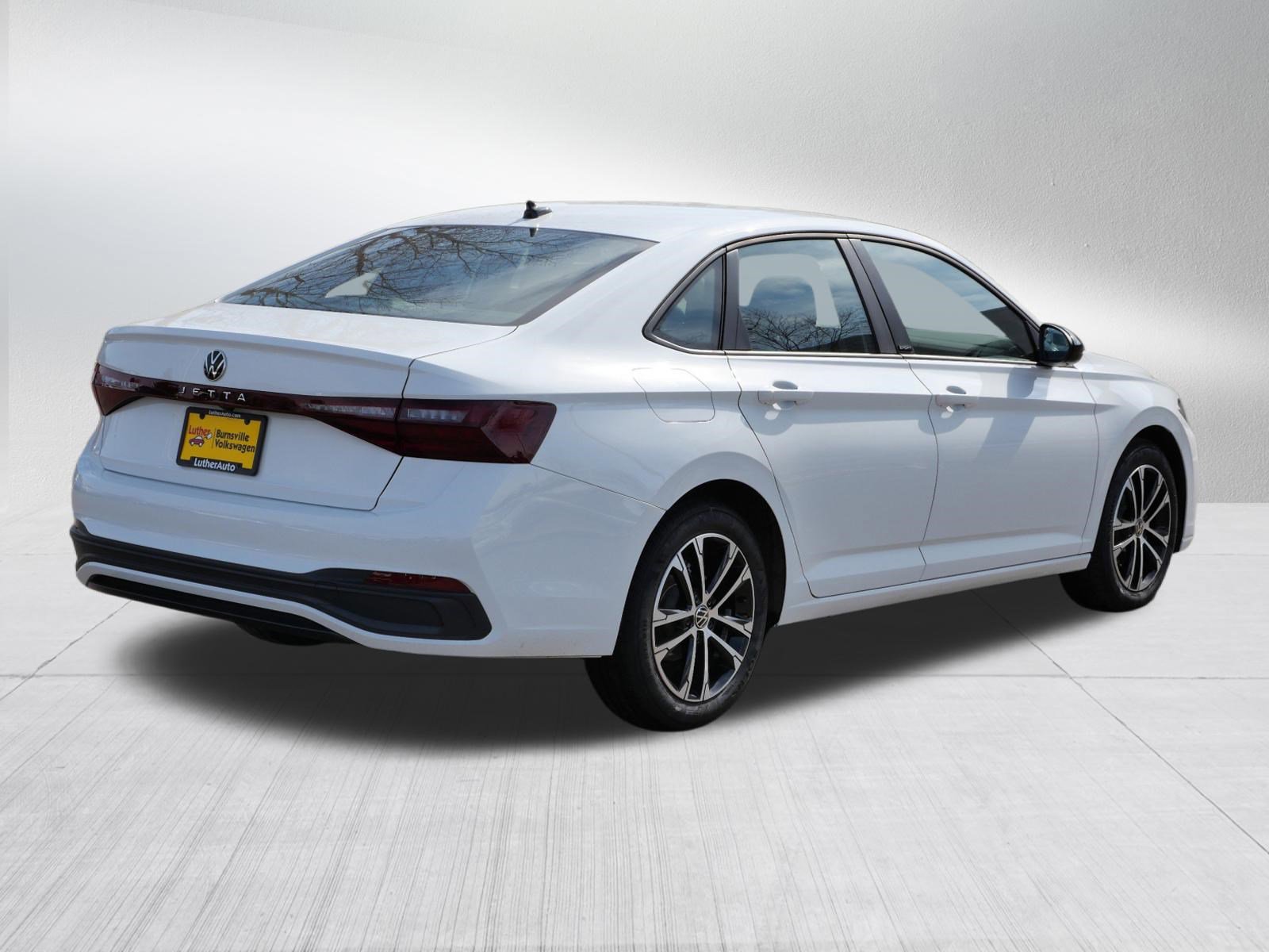 Certified 2025 Volkswagen Jetta Sport image 7